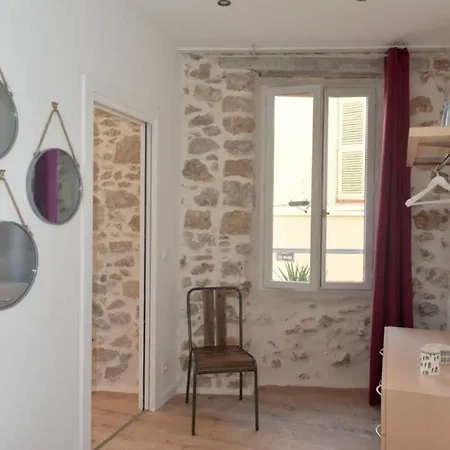 Apartman T2 In The Historic Center Of Antibes