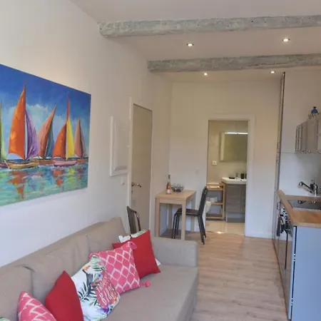 Apartment T2 In The Historic Center Of