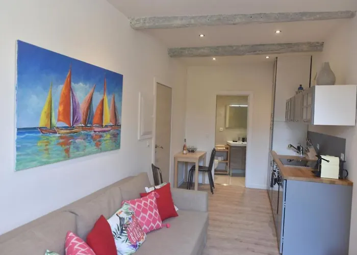 T2 In The Historic Center Of * Antibes